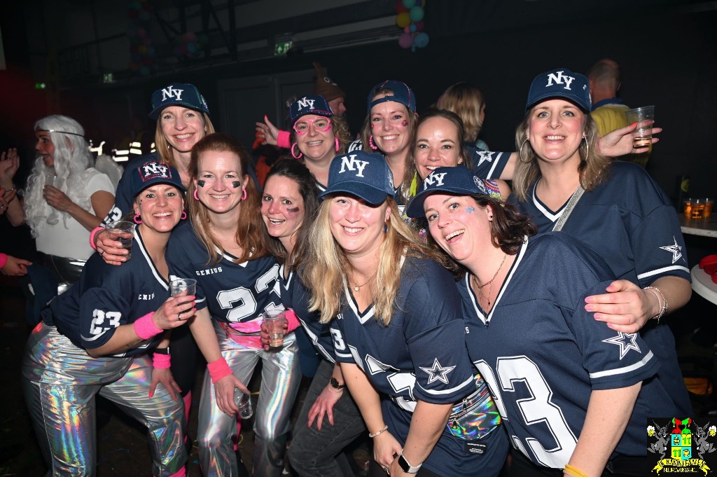../Images/Steegfeest XL 100.jpg